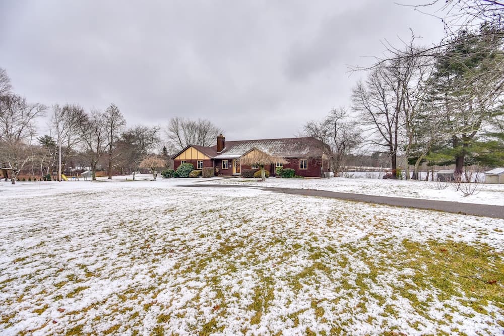Bellingham Retreat w/ Fire Pit + Lake Access!