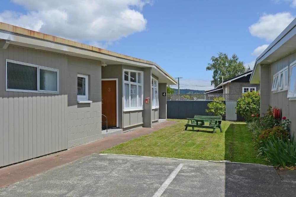 Trentham Motel