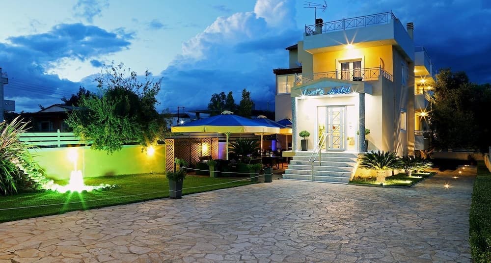 Peri's Hotel