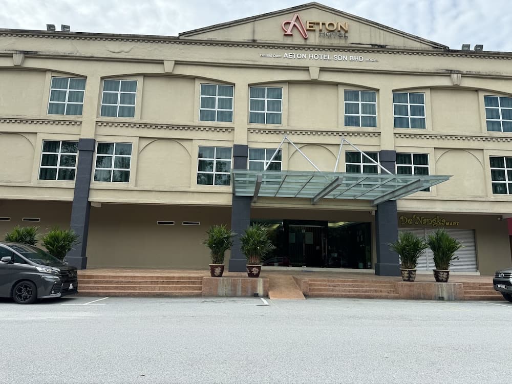 Aeton Hotel