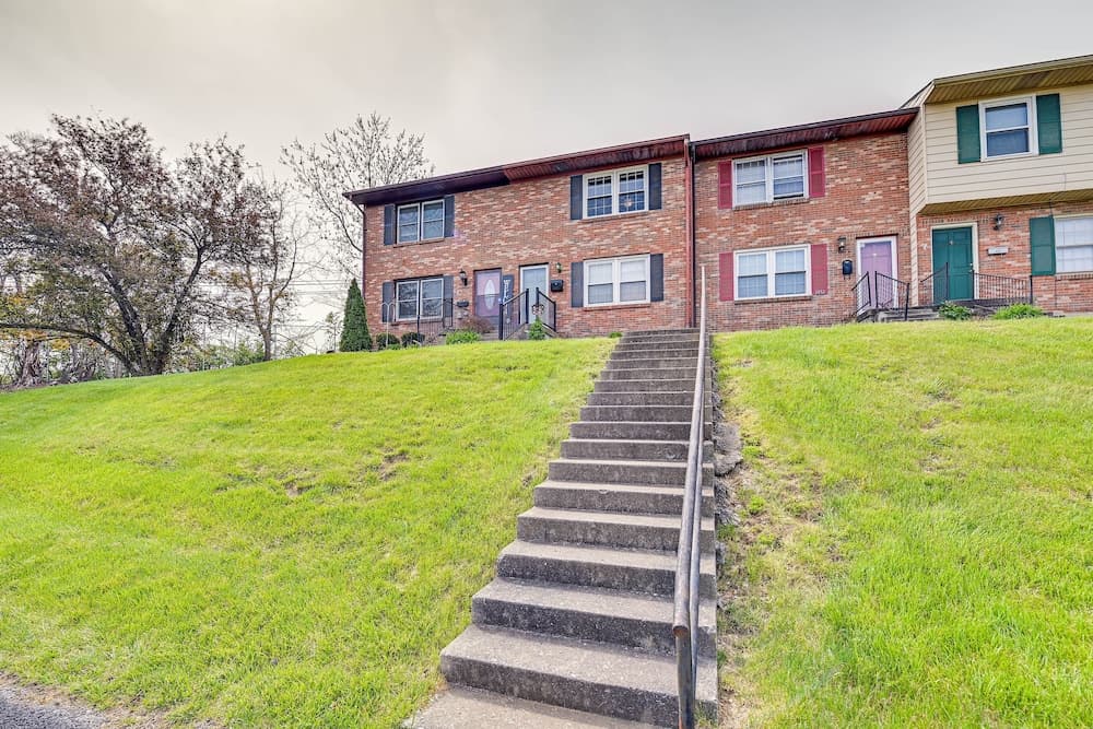 Cozy Lexington Townhome ~ 3 Mi to UK Campus!