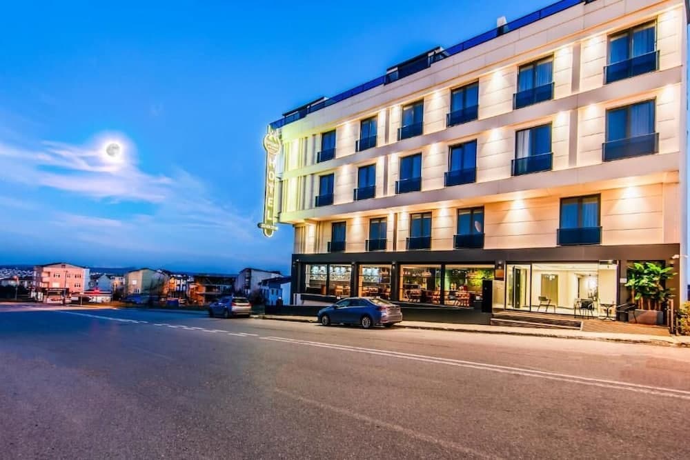 Arnavutköy Airport Hotel