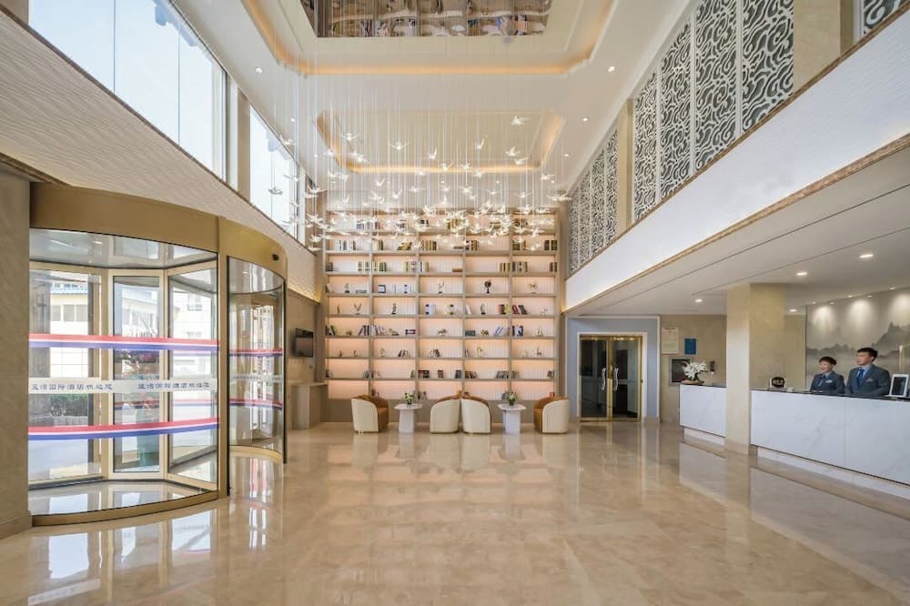 LAN WAN INTERNATIONAL HOTEL